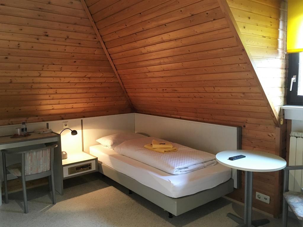 Gaestehaus An Der Rheinbruecke Altlussheim Zewnętrze zdjęcie