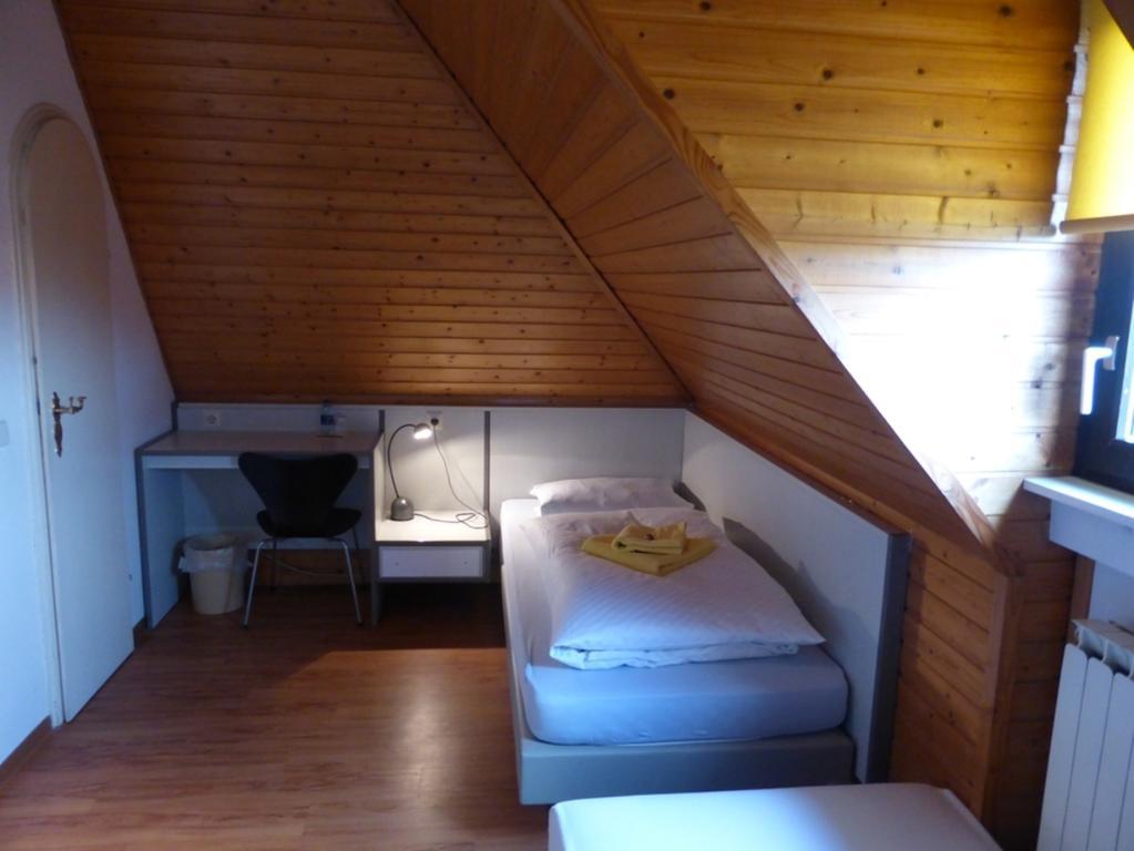 Gaestehaus An Der Rheinbruecke Altlussheim Zewnętrze zdjęcie