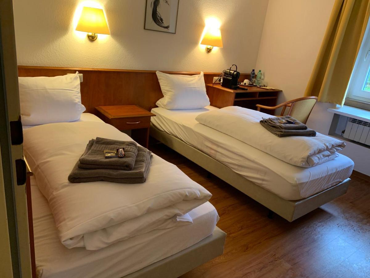 Gaestehaus An Der Rheinbruecke Altlussheim Zewnętrze zdjęcie